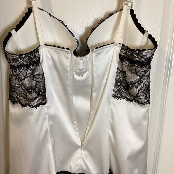 Pleasure State Women's White Corset W Black Lace Size 36D Intimate Lingerie - Picture 8 of 10